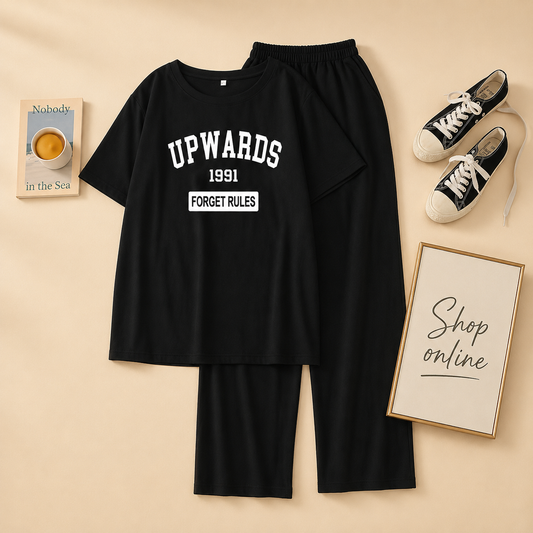BLACK TSHIRT UPWARDS WITH FLAPPER TROUSER