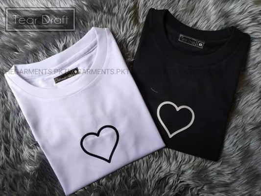 UNFILLED  HEART IN CENTRE Tshirt