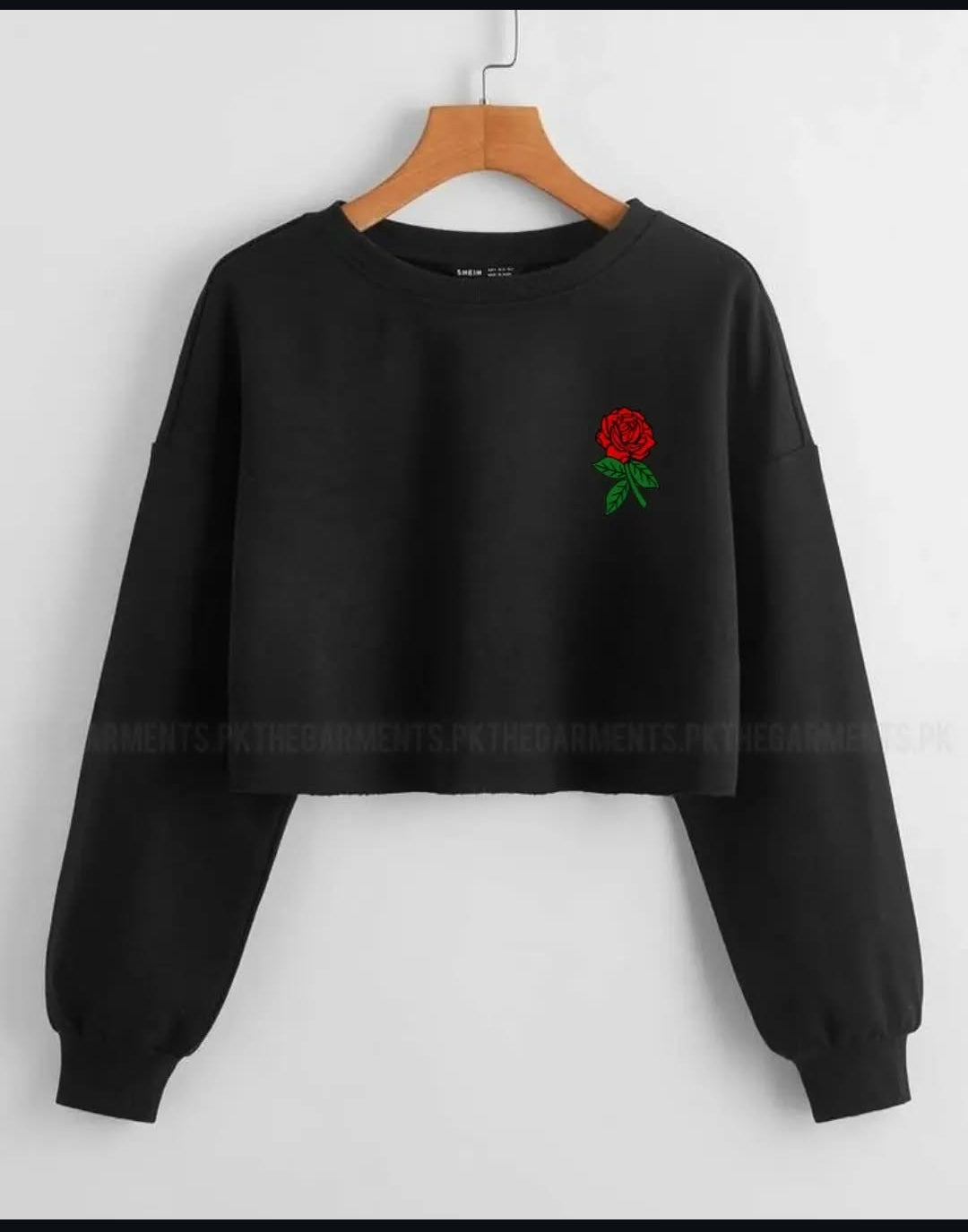 BLACK CROP SWEATSHIRT ( RED ROSE POCKET)