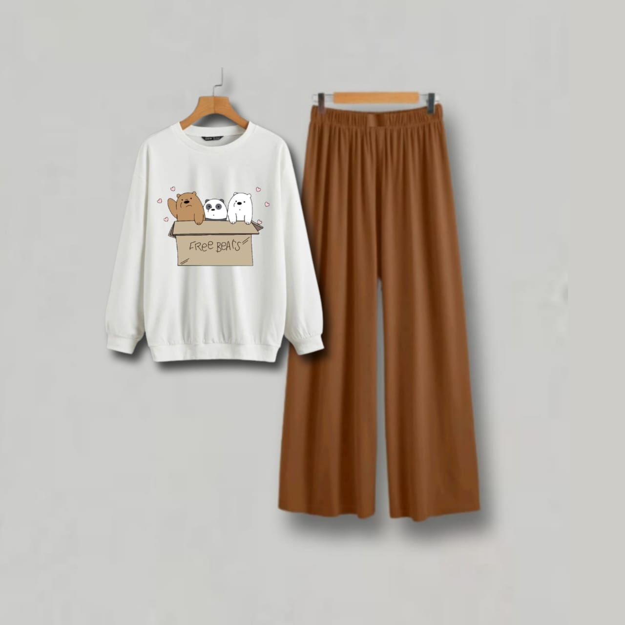 FREE BEARS WHITE SWEATSHIRT WITH BROWN FLAPPER